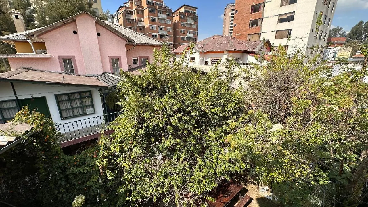 Campus Residencias Bed & Breakfast Quito