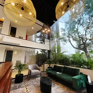 https://urban-towers-brand-new-contemporary-2-bedroom-apartment.quintano-roohotels.com