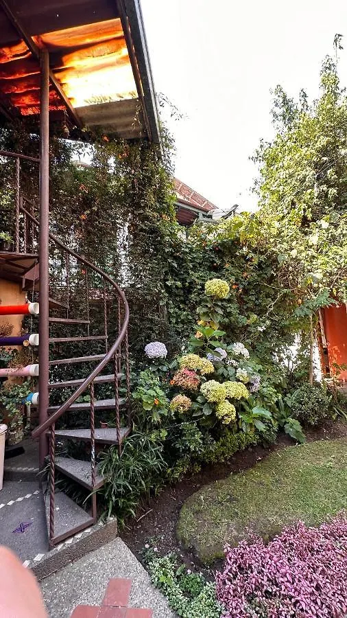 Campus Residencias Bed and Breakfast Quito